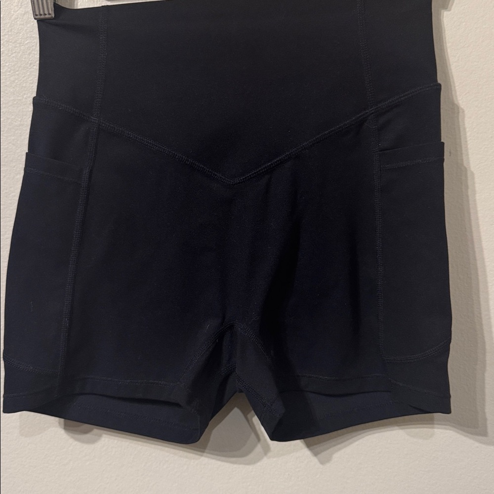 Black Halara Shorts sz  S Small side pockets